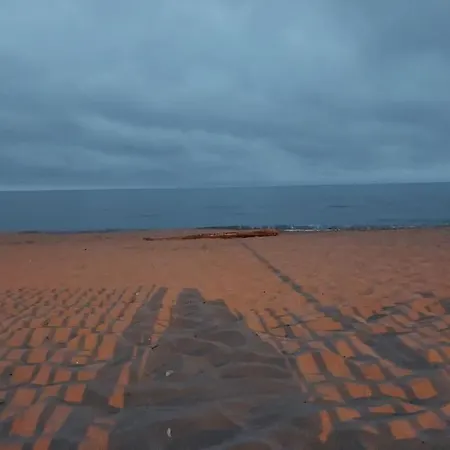 Le Refuge Des Vagues, A Deux Pas De La *